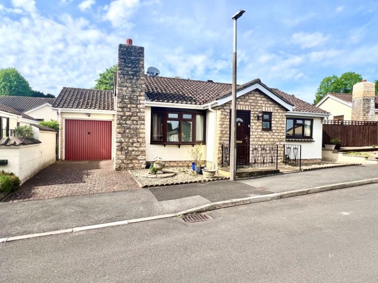 Long Barrow Road, Calne