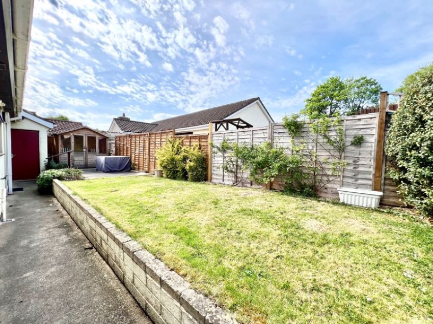 Images for Long Barrow Road, Calne