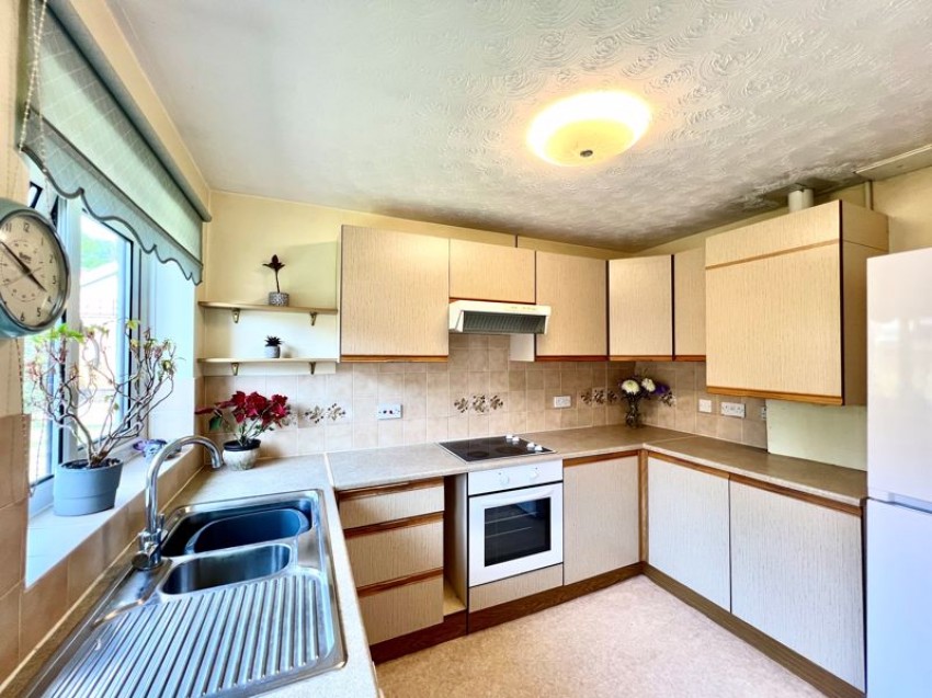 Images for Long Barrow Road, Calne