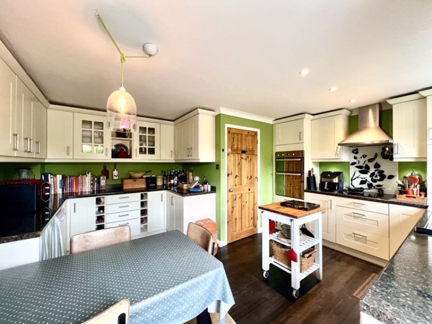 Images for Saddle Back Close, Calne