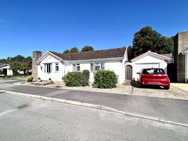 Long Barrow Road, Calne
