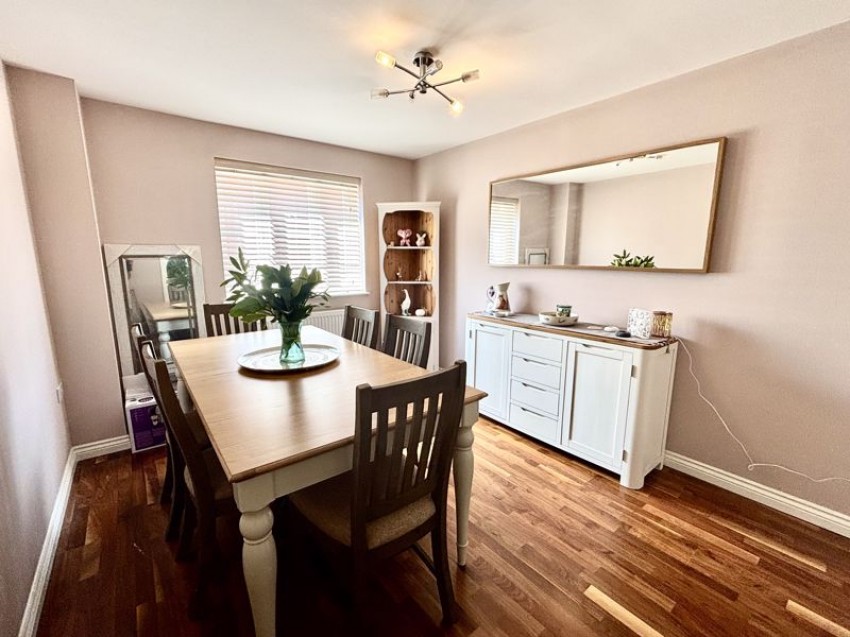 Images for Kestrel Close, Calne