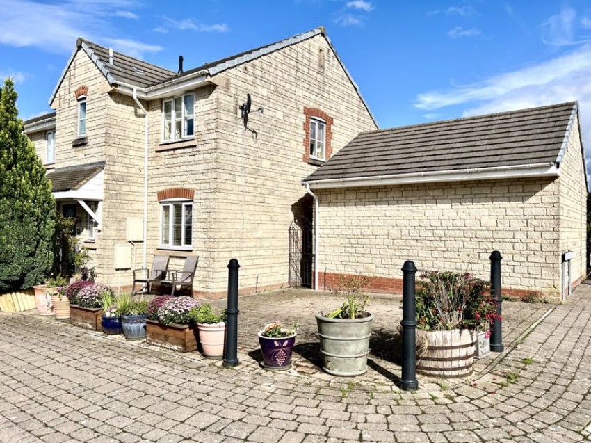 Images for Honeysuckle Close, Calne