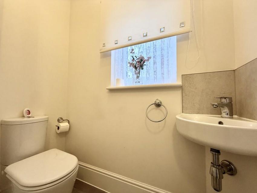 Images for Beacon Drive, Calne